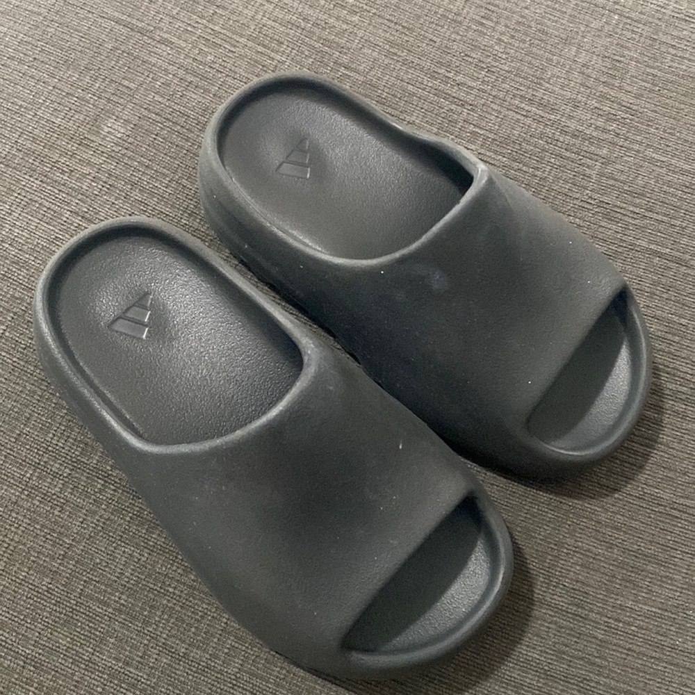 Yeezy adidas children slides